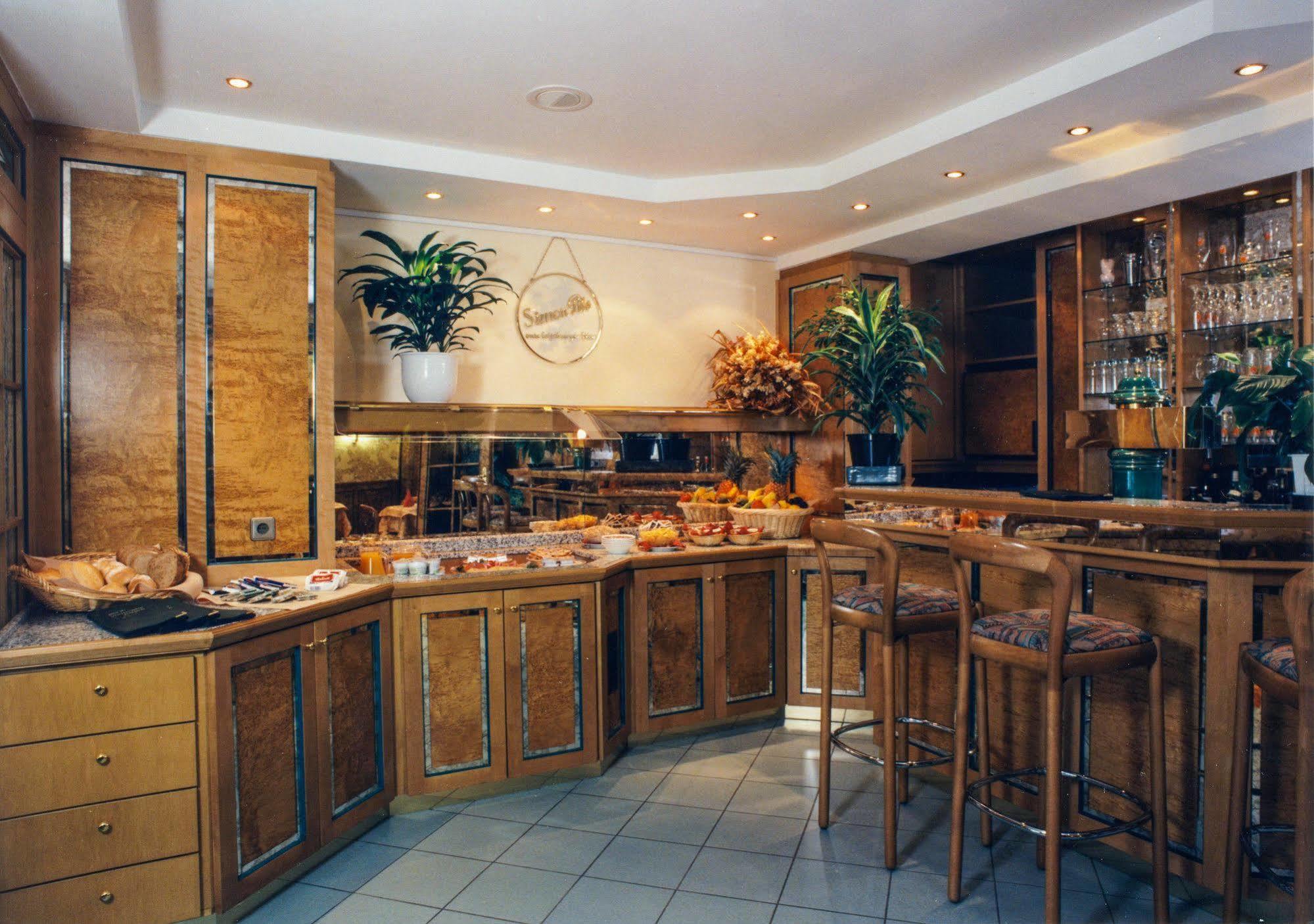 Christophe Colomb Luxembourg Bagian luar foto