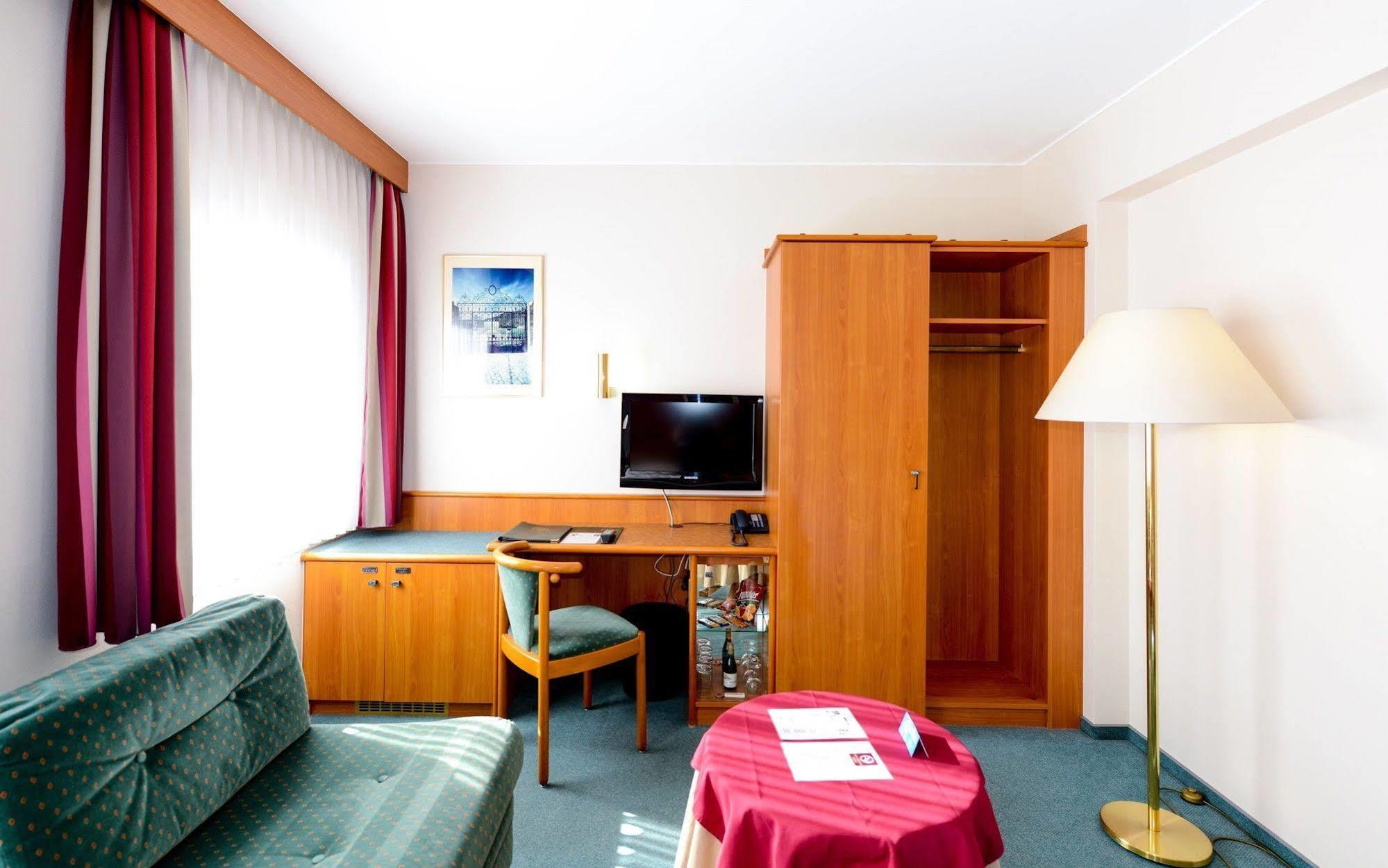 Christophe Colomb Luxembourg Bagian luar foto